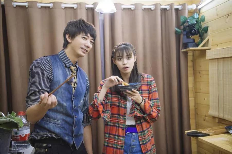 信的女儿小丸子苏婕,小时候被说丑,现在真是女大十八变.