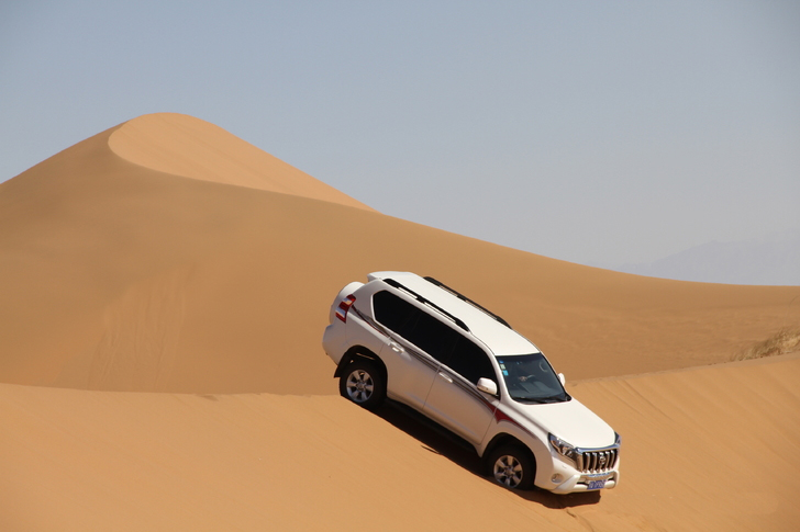 普拉多深度越野体验沙丘沙地穿越才不算挑战