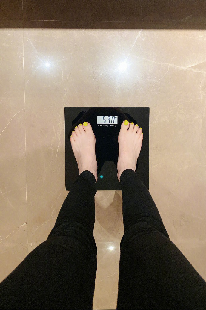 没想到体重也过百,网友纷纷表示:天啊,我一直以为你90斤