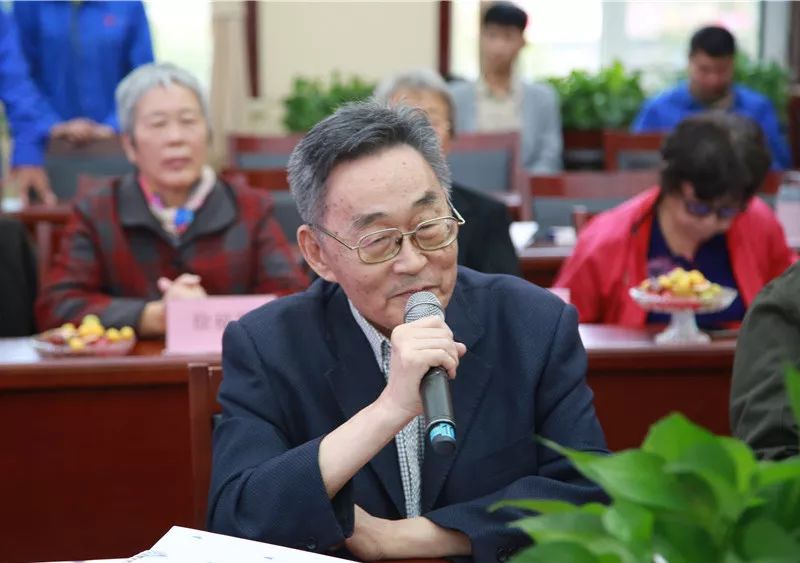 肥城一中老三届30多名校友来相会!