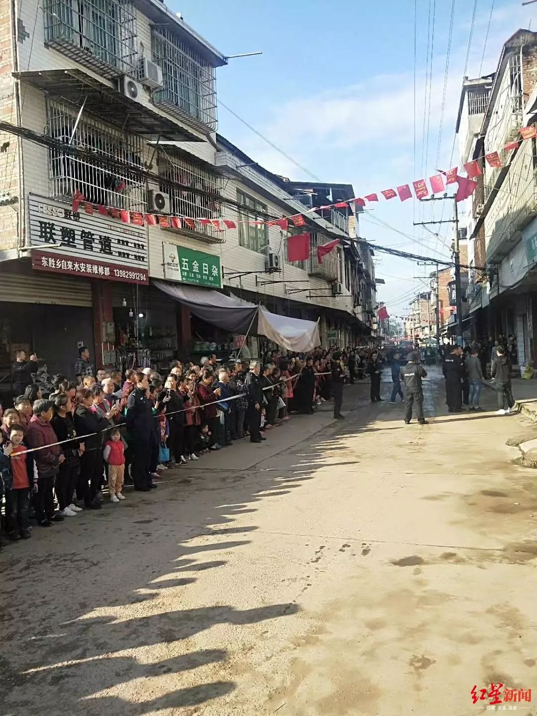 老人雨夜离奇被绑架绑匪索要15万赎金后又把人放了真相哭笑不得