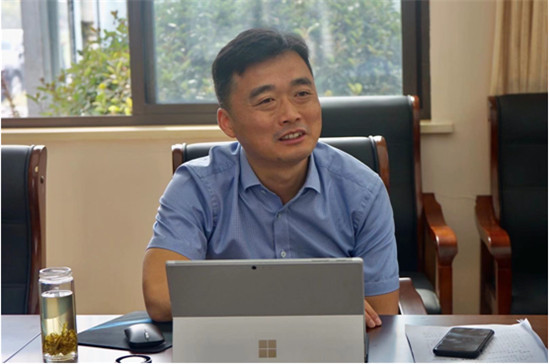 陆建飞和蔡汉对雅周现代农业园的发展提出了如下建议:一是加强人才