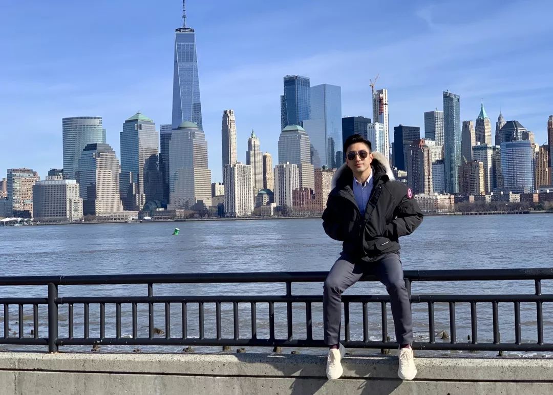 广艺故事贺翔一名青年舞蹈教师的初心与使命