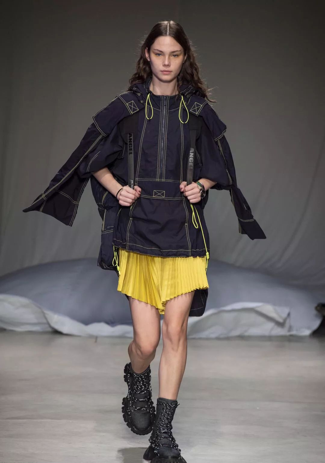 50例有趣的明辑线服装工艺设计,点亮你的款式设计!_明线