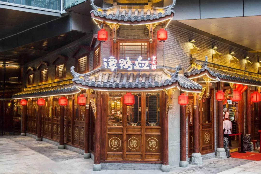 8折!①年卖出1000 吨鸭血の谭鸭血叕开新店,就在大虹桥!
