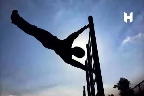 让我成为飘扬的旗帜人体旗帜速成教学