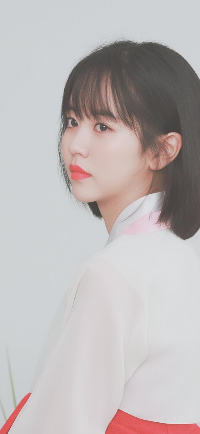 壁纸丨绿豆女孩金所炫,这波短发你可吗?