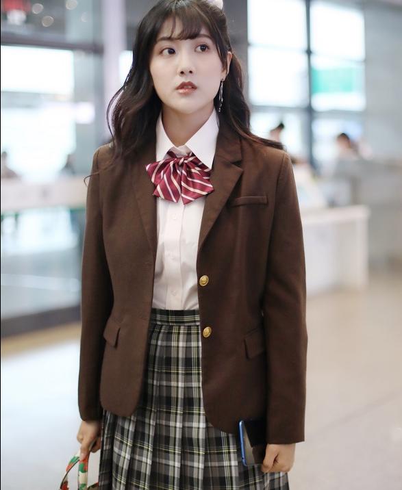 当女明星穿上jk制服杨超越变身日系美女鞠婧祎被网友叫学姐