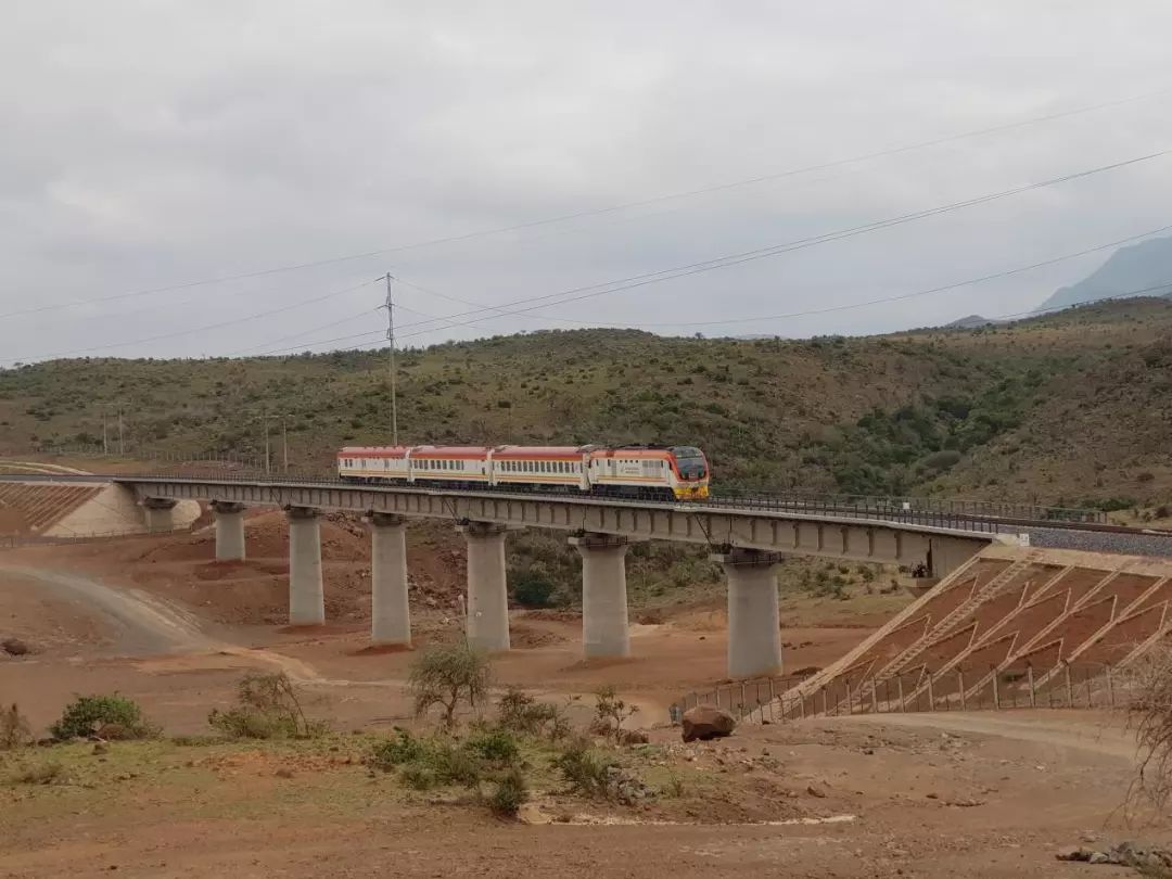 穿越东非大裂谷的内马铁路一期工程正式通车