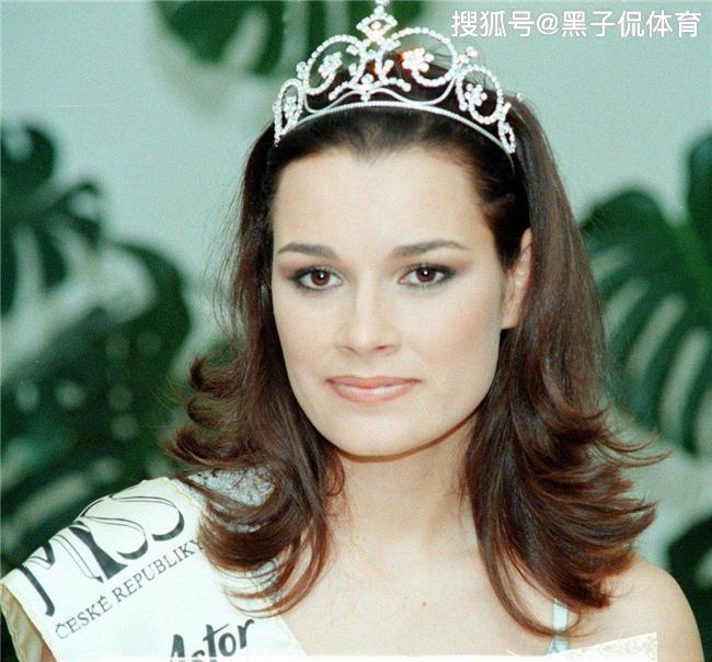 她是因扎吉维埃里前女友还是布冯前妻如今已经41岁依然很美