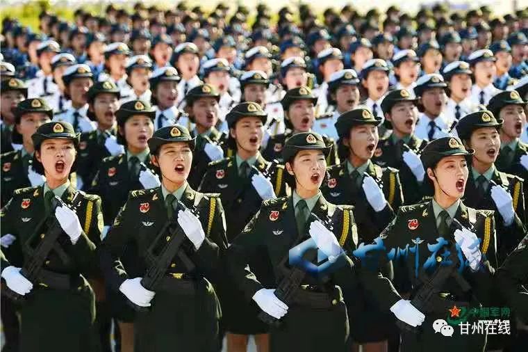 尹晶蕊踏上了阅兵的选拔之路,与陆海空火战略支援和武警部队的女兵