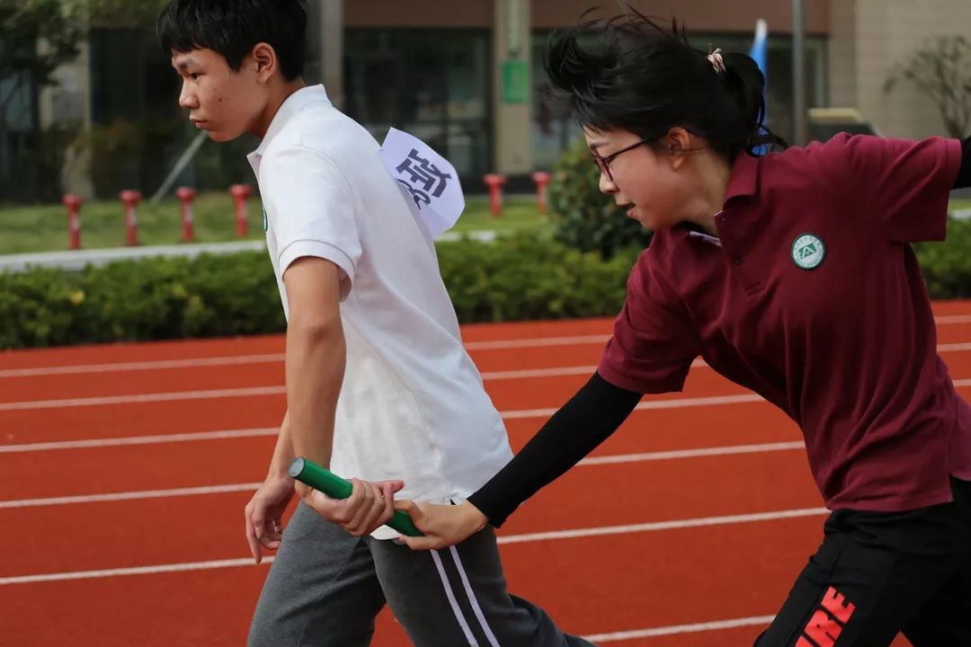 運動會每一張表情包的背後都是拼盡全力最可愛的你respect