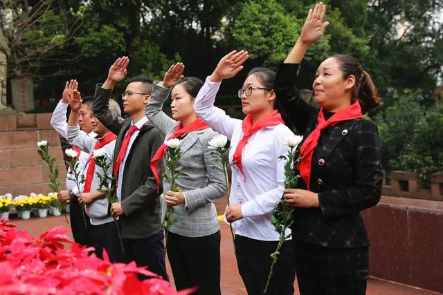 13建队日为契机,共青团赤水市委,赤水市教育局等相关部门,组织