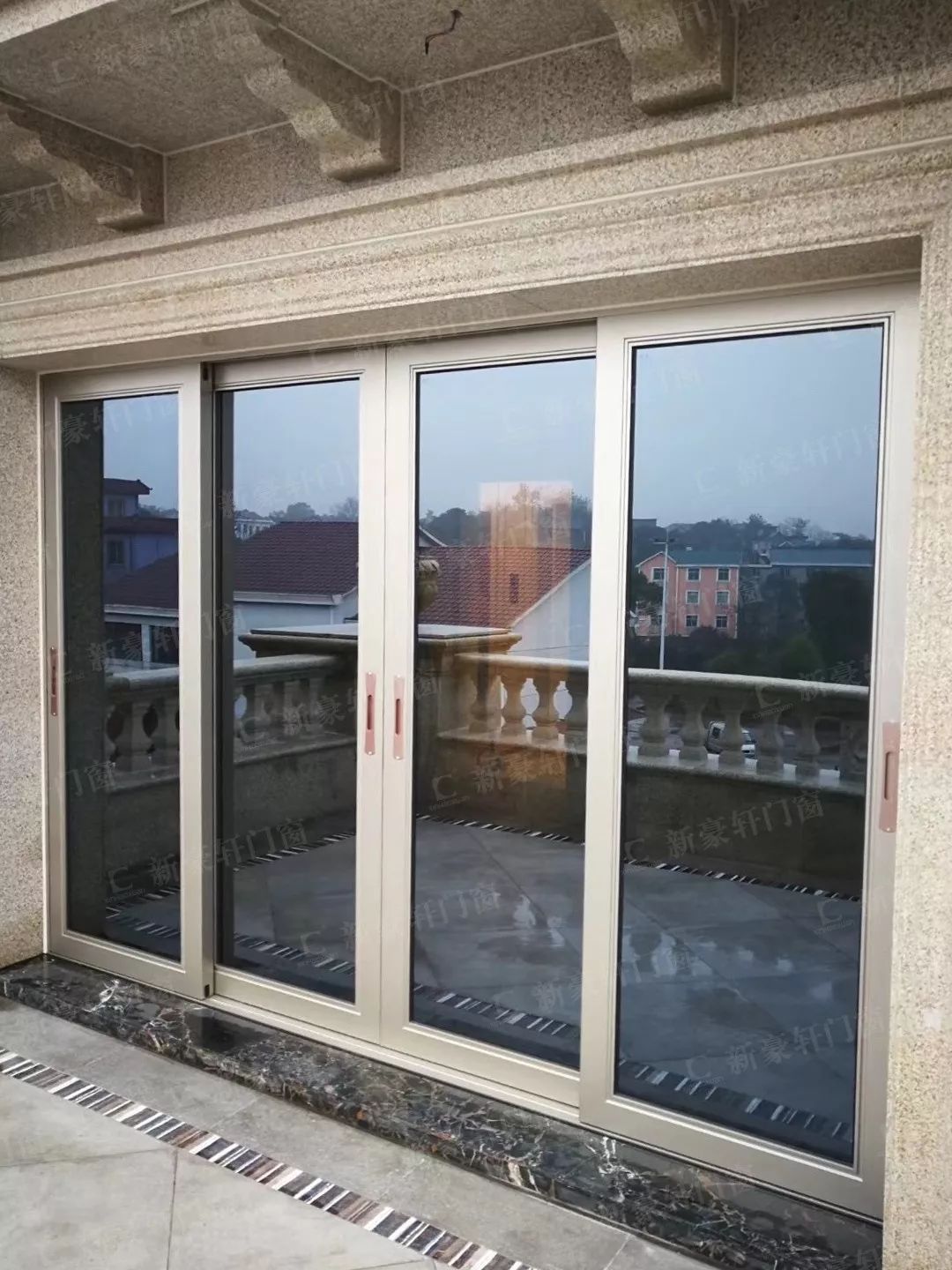 灿邦门窗 | 家居装修季来临,教你选购品质好门窗!