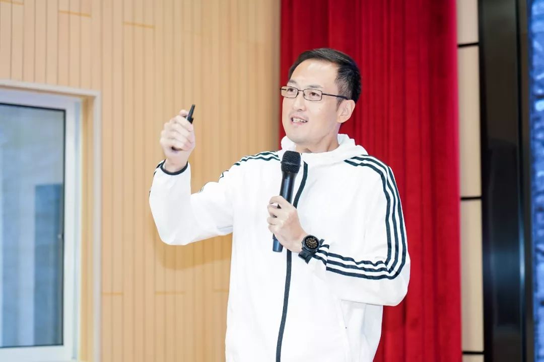 臧熹 《新闻背后的故事》______________________________05经过工作