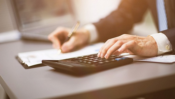 实控人欠款未还套现逾10亿后打算"卖壳",艾格拉斯股价连续涨停