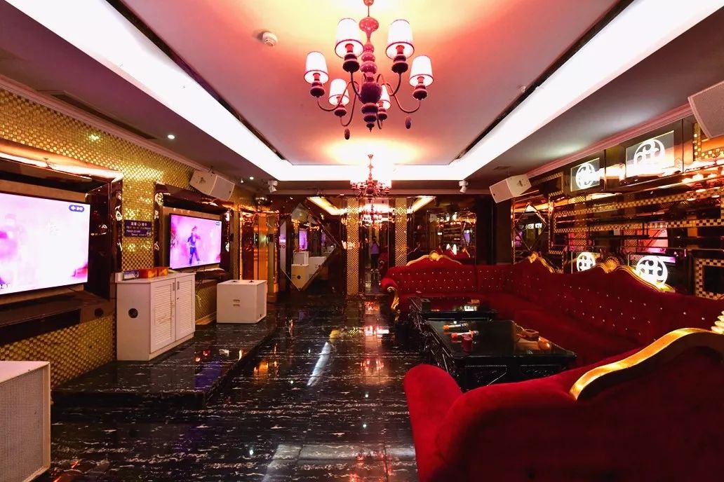 小巨蛋量贩式ktv送福利299元限量抢购豪华包厢还不快约起来