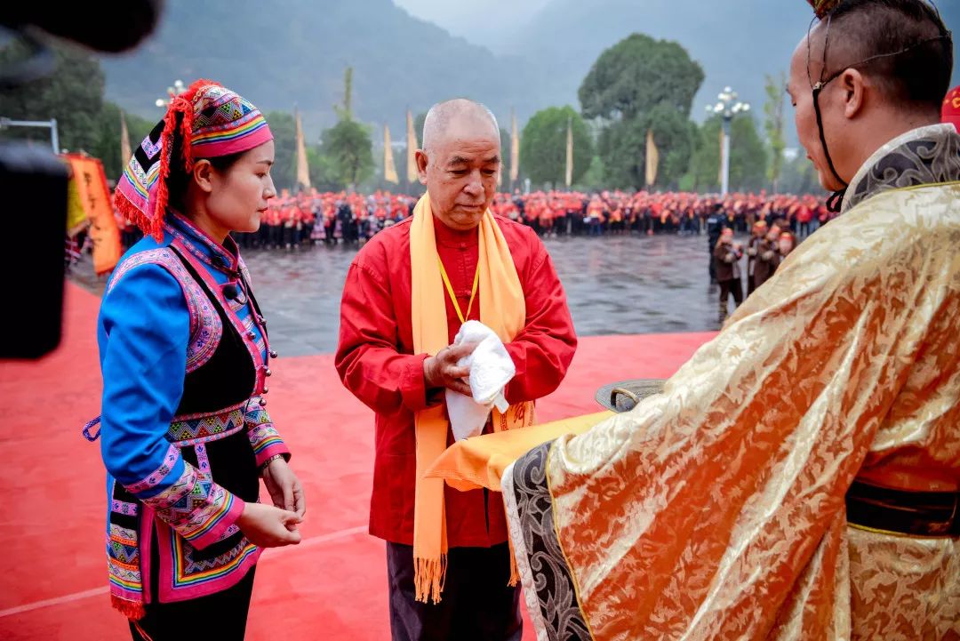 胡连荣会长参加己亥年福建省舜裔宗亲千人团祭祀舜帝典礼活动