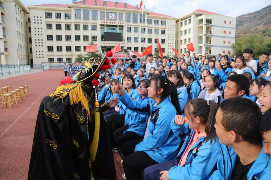 春绿陇原文艺展演走进武都