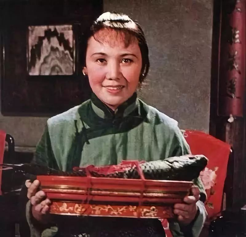 因为没有名字,所以大家都叫她祥林嫂.
