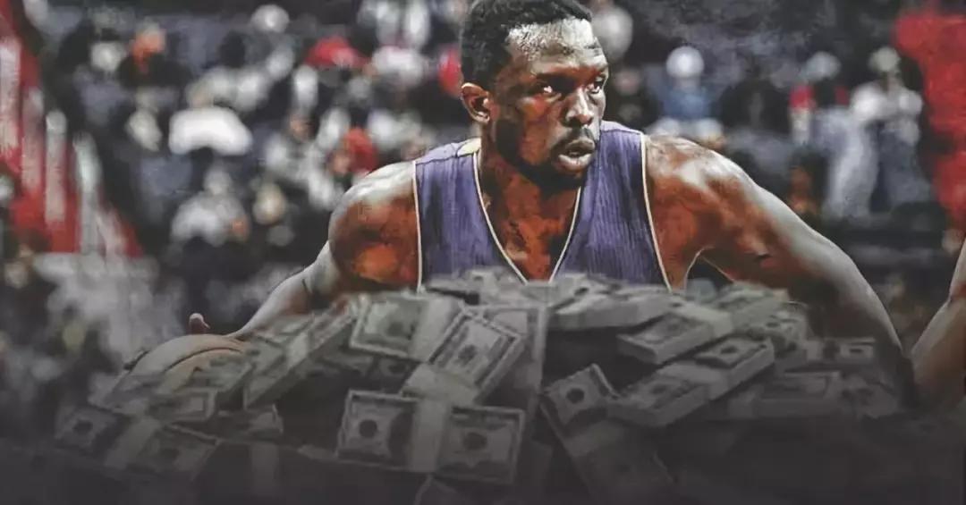 总得分是10286分,排名公牛队史第四,在他之前的是乔丹,皮蓬跟鲍勃乐福