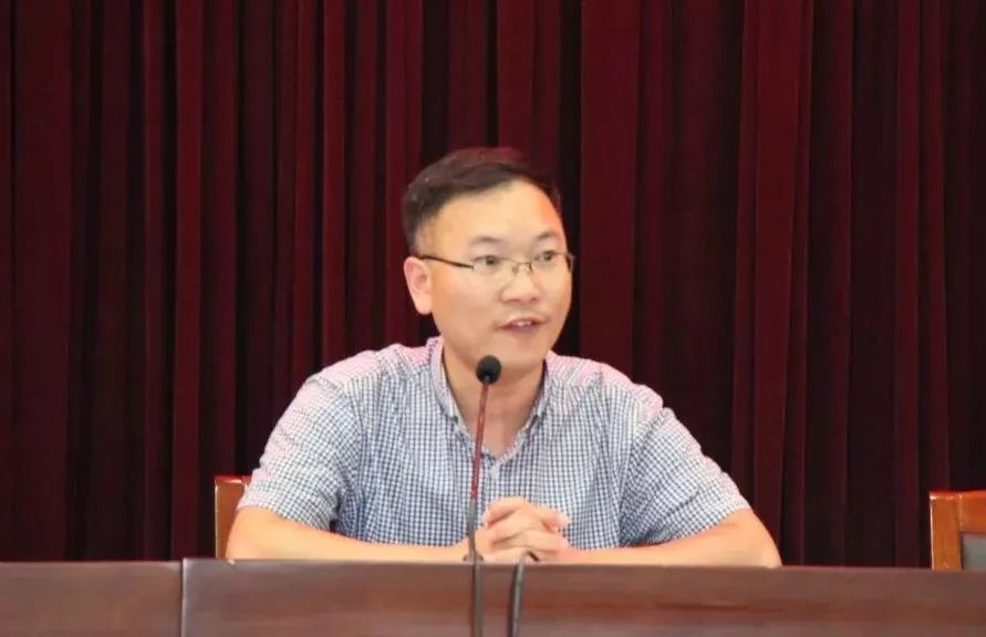 人物天台好教师张新华获全国优秀教师的80后杰出青年