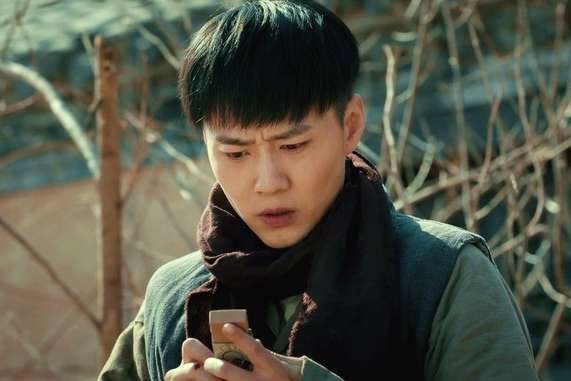 原创李添诺光荣时代中扮齐拉拉成笑点担当网友以为是相声演员