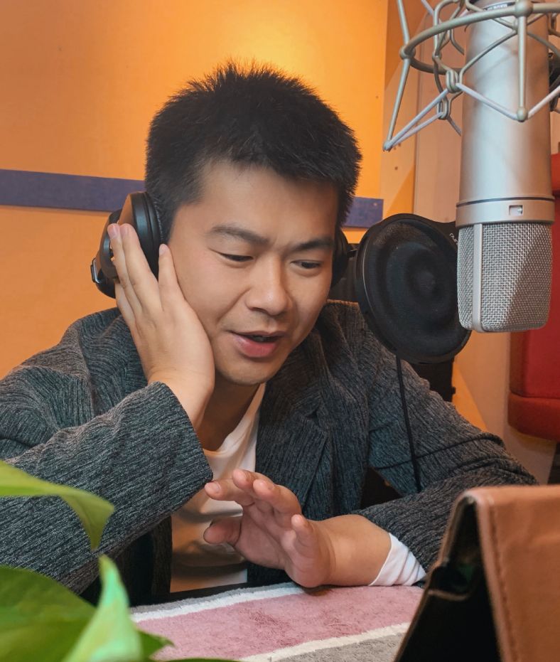 专访中国著名配音演员盛锡友配音是一生的修行