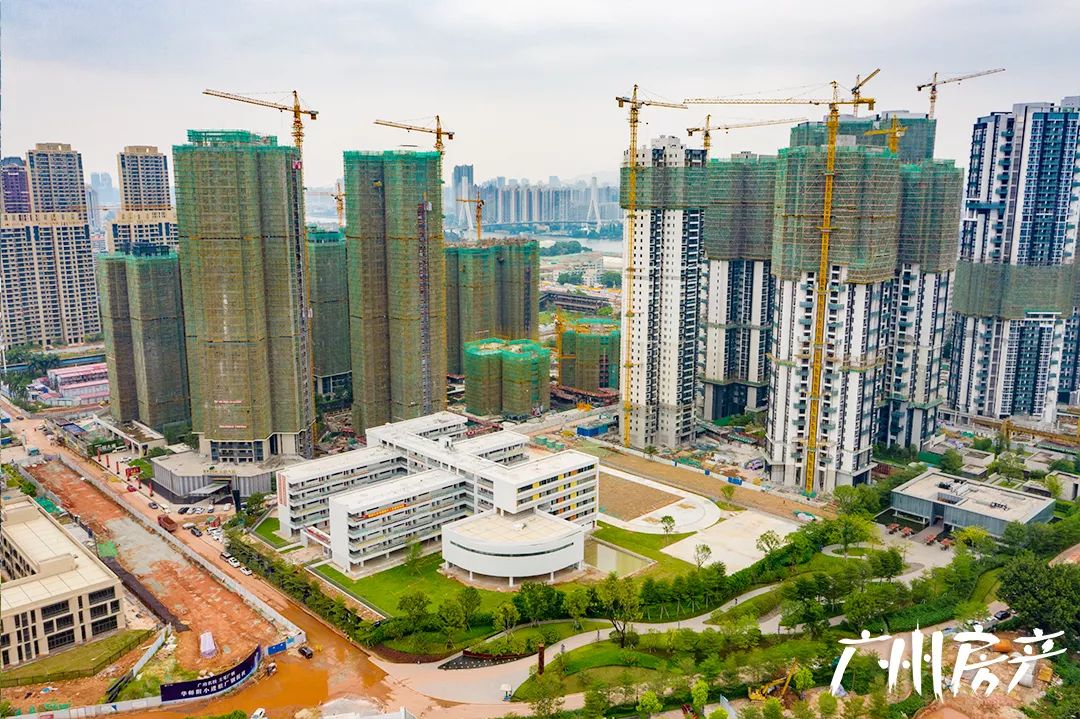 华师附属荔湾小学交通方面,广钢新城市政道路建设组团已经开始现场