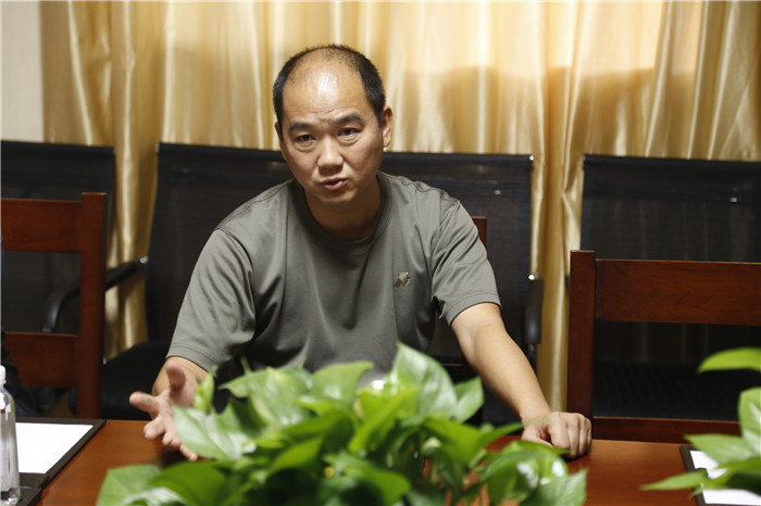 参观团成员一行在安徽有机农庄副董事长金勇的陪同下,先后参观了有机