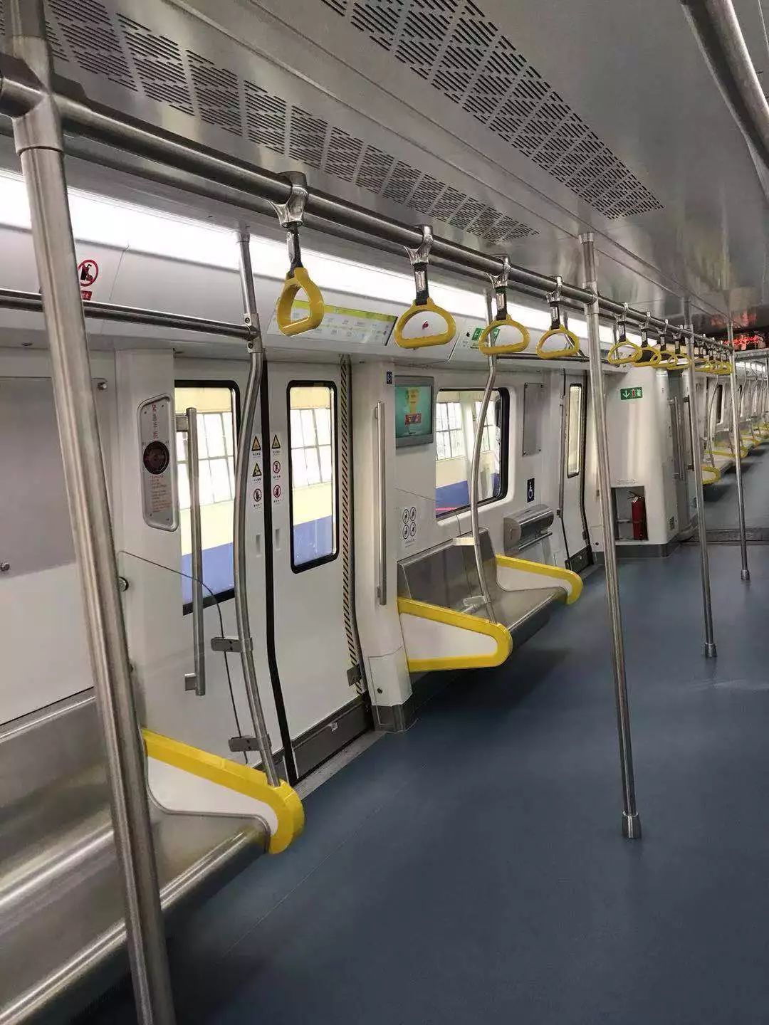 石家庄地铁石家庄造地铁2号线首列车正式出厂