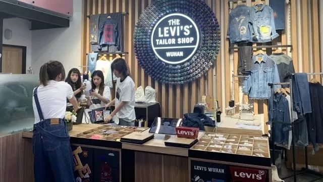 levis 转型:瞄准95后,女性,定制化~_李维斯