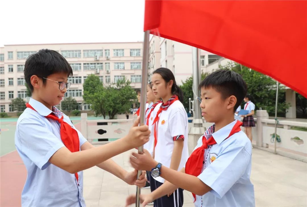 建隊日紅領巾心向黨爭做新時代好隊員