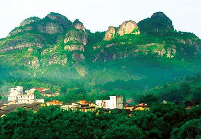 广西藤县成为 "中国长寿之乡",百岁老人有140人