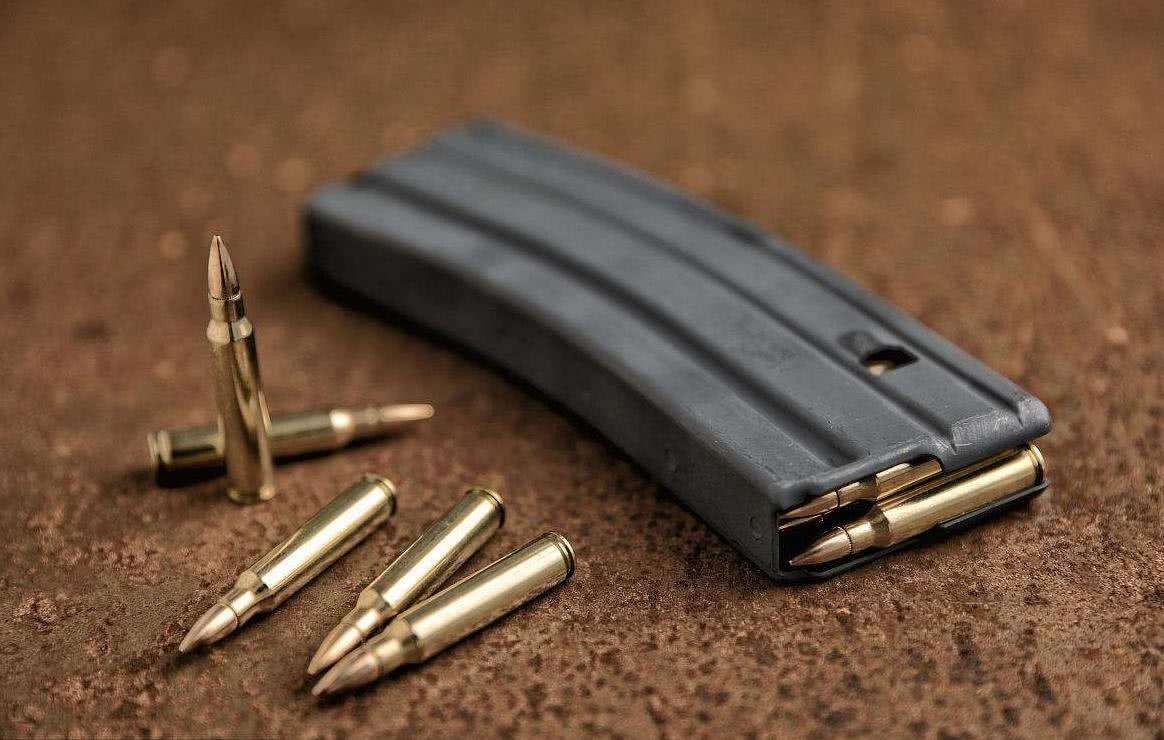 最尴尬之处莫过于在与敌人正面对枪时,按下了扳机,却没子弹了!