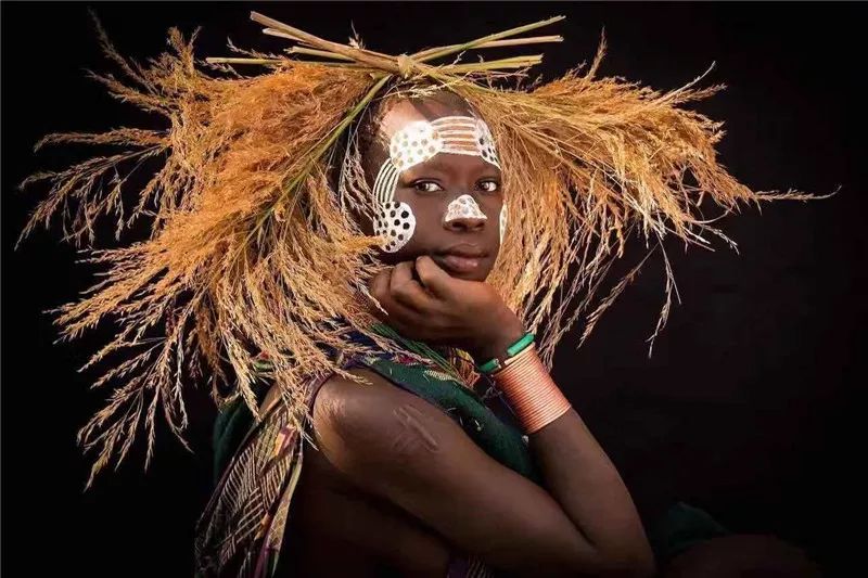 10张人文摄影,教你认识埃塞俄比亚最神秘的苏里族!