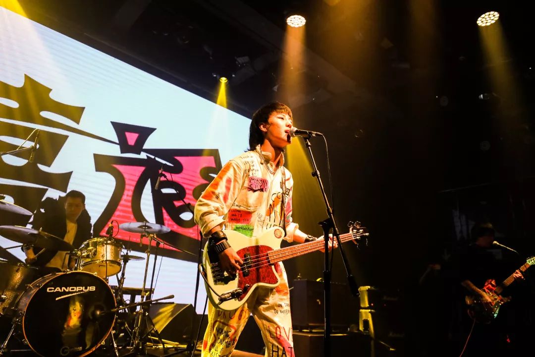 回顾他们是一支根正苗红的北京朋克乐队囍适