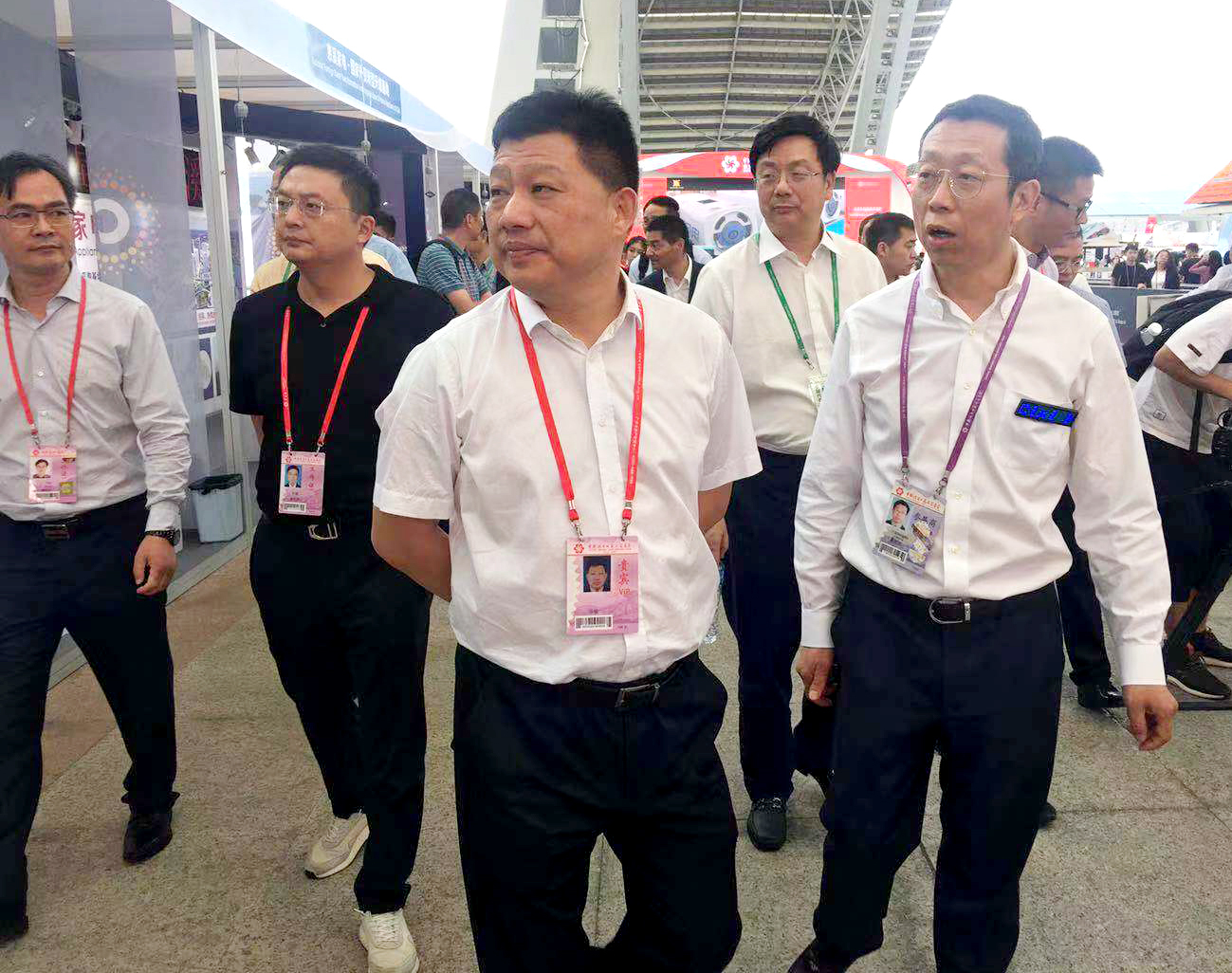 慈溪市委副书记,市长项敏莅临卓力展位