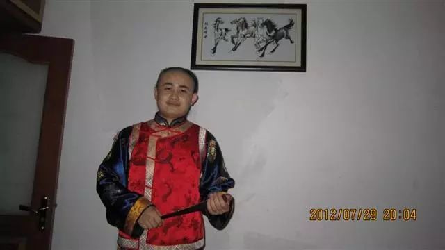 慈禧太后后裔东北满族正黄旗后人留辫子穿马褂究竟为哪般