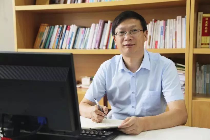 图:薛法根老师苏州市吴江区盛泽实验小学教育集团总校长,苏州市吴江区