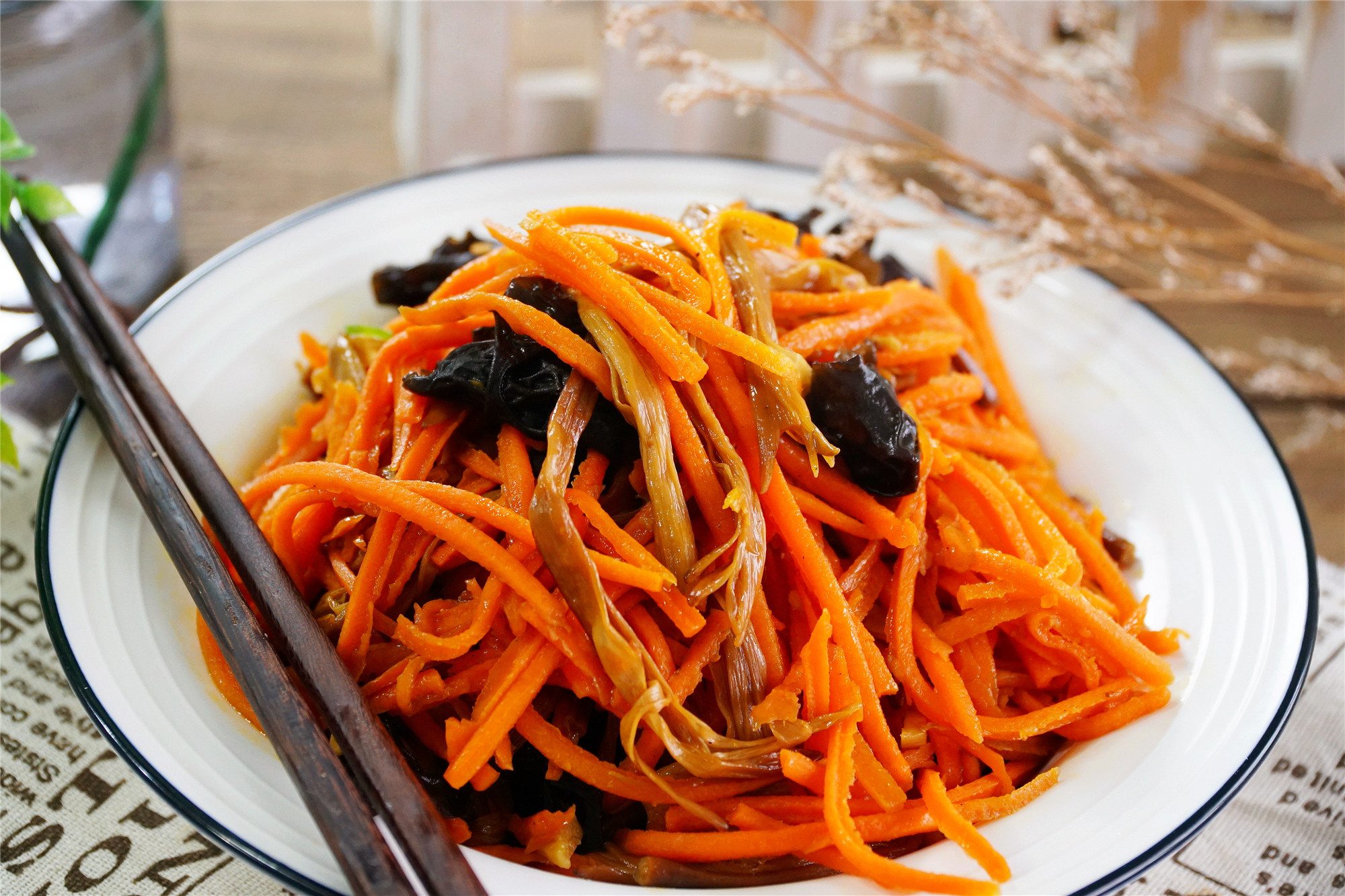 原创胡萝卜和这俩菜很搭配不放肉就很香秋天吃这素三样真合适