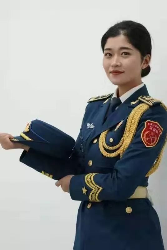 超赞国庆70周年大阅兵仪仗方队c位是咱河南姑娘