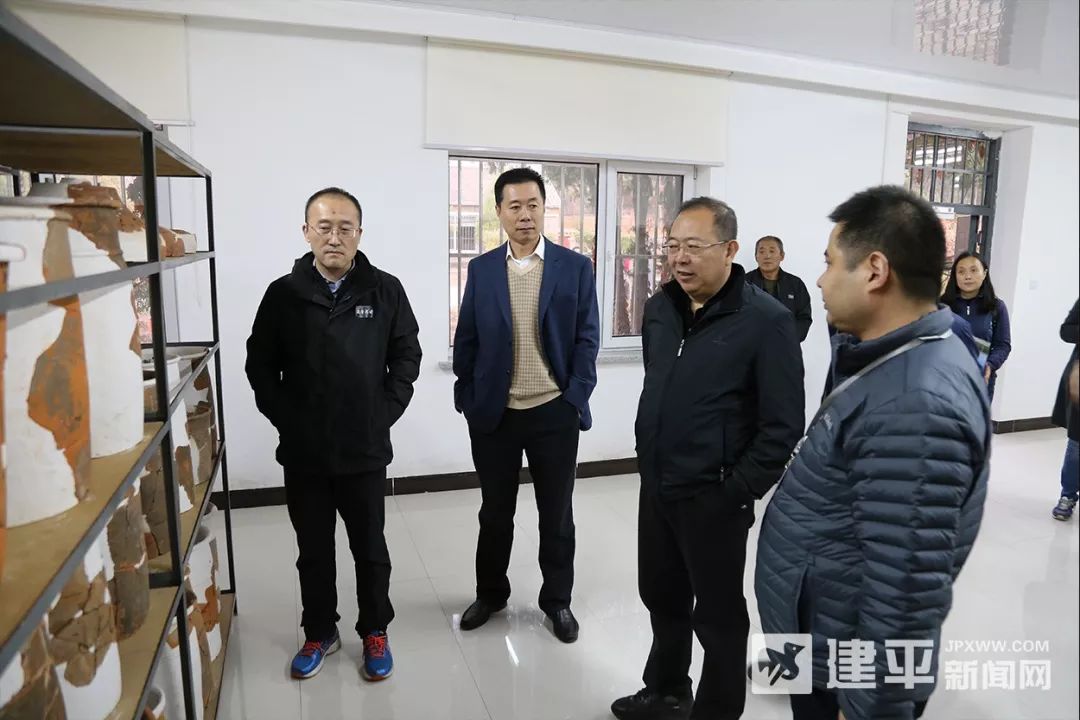 杨世涛一行指出,牛河梁红山文化历史悠久,文化底蕴厚重