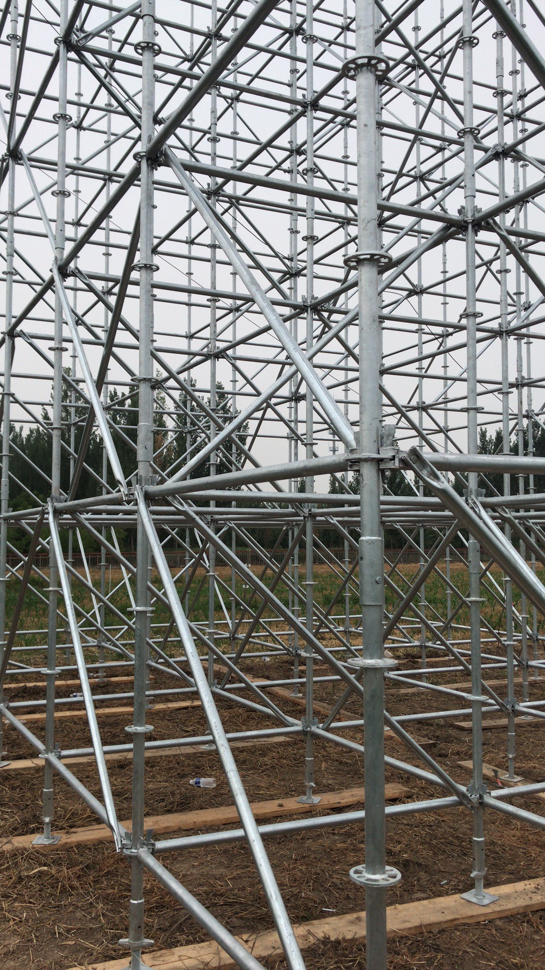 盘扣脚手架立杆的对接方式,河北都亿建材提供