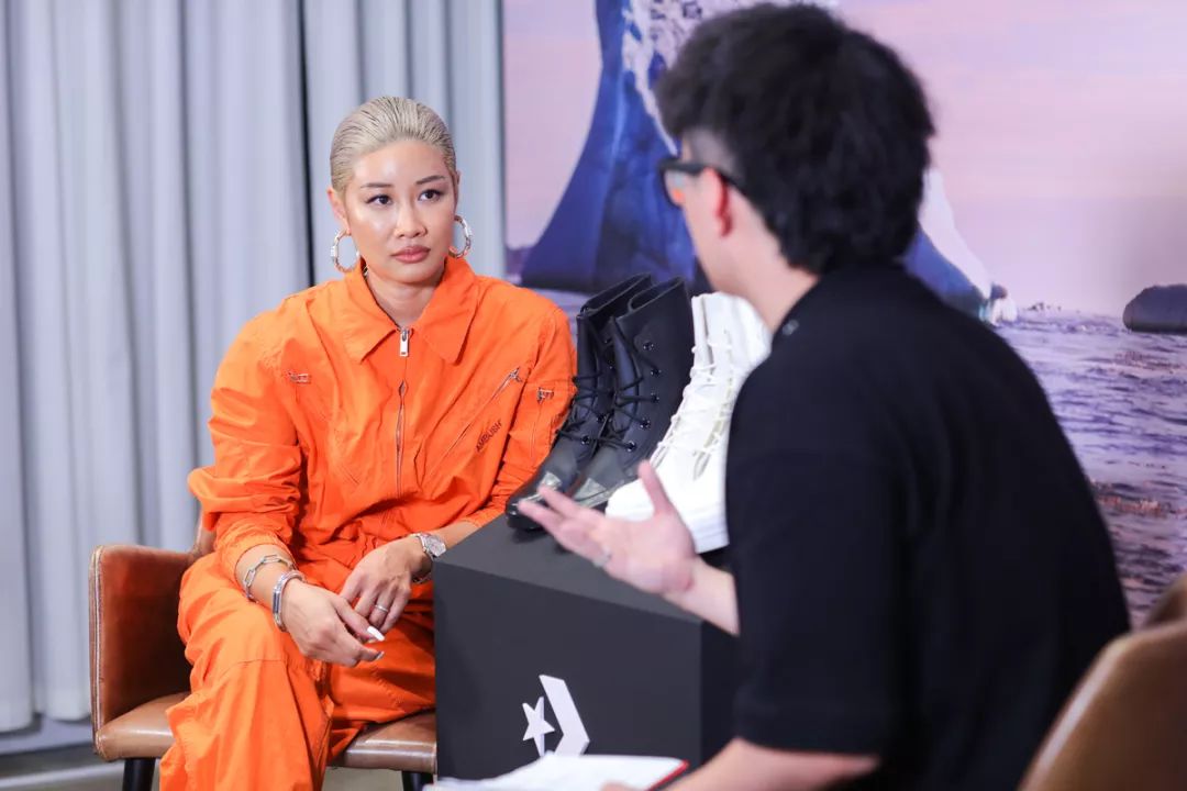 今早发售的 ambush x converse 怎么穿?主理人亲自告诉你!