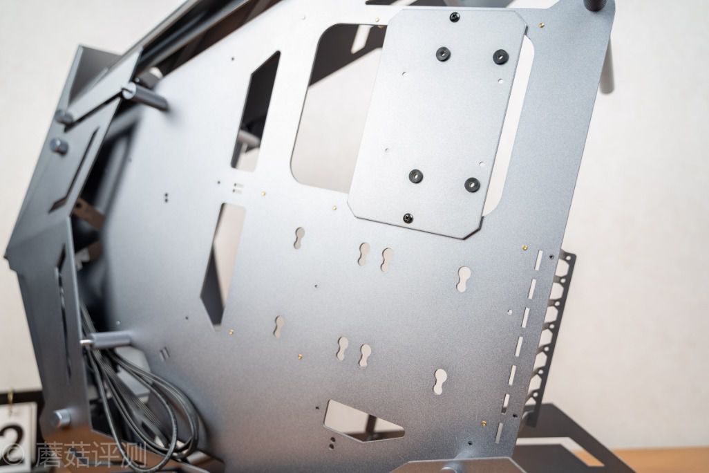 外形酷炫用料厚道散热给力乔思伯jonsbomod3灰色电竞机箱评测