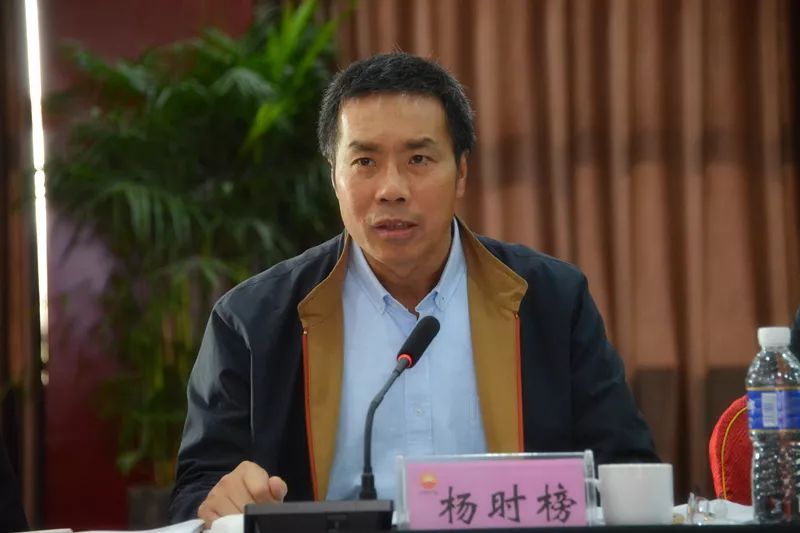 杨时榜讲话中油工程总经理助理辛荣国主持会议并讲话.