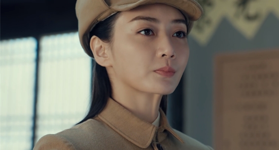 《光荣时代》潘之琳与视帝飙戏,"国民孙女"变铿锵玫瑰肆意绽放