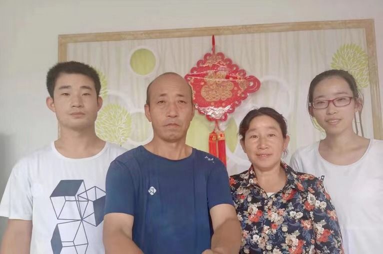 榆社社城村有个幸福的四口之家人人夸