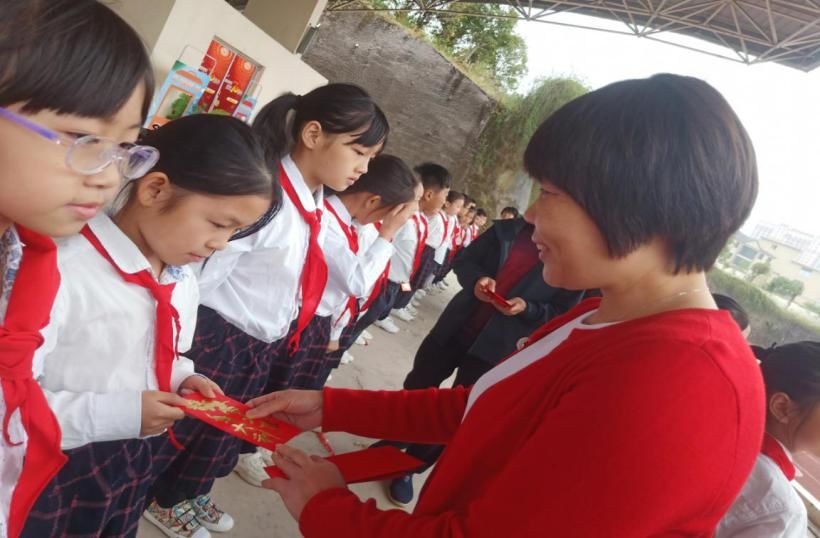 崇正学校立人才崇正学子展风采古山小学2018学年崇正奖学金颁奖典礼